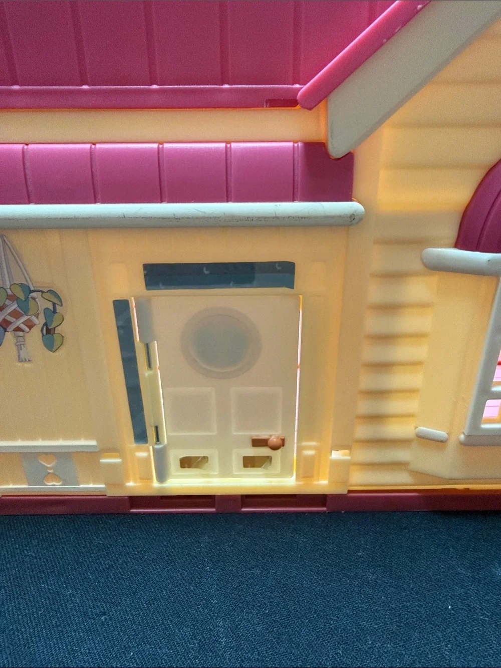 Bluey Family Home Playset Pack & Go Doll House No Furniture No Figures